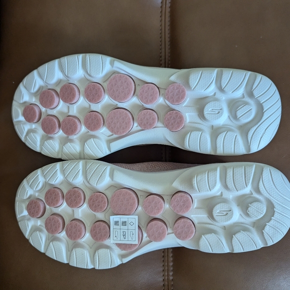 NWT Sketchers Lt Pink GO WALK sneakers (s:7) - Picture 5 of 6